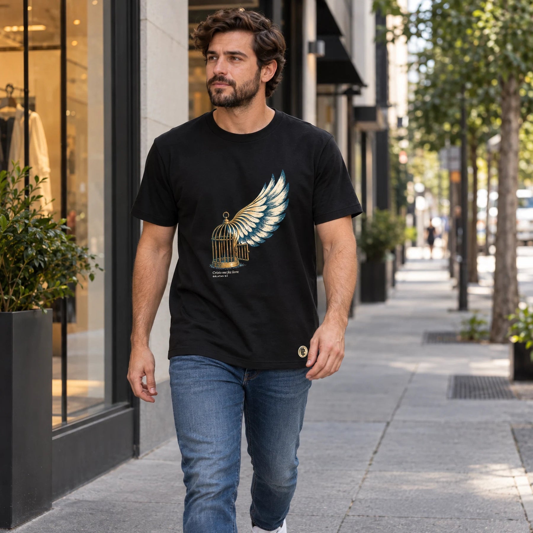 Camiseta Masculina Preta Cristo me fez livre