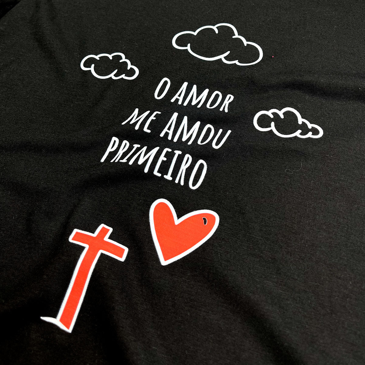 T-Shirt Infantil Preta Desenho O Amor Me Amou