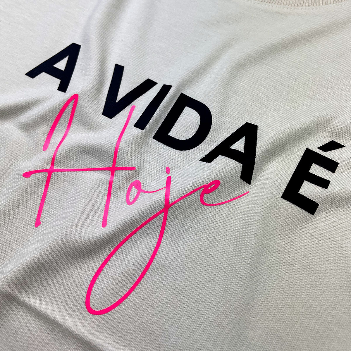 Camiseta Feminina Off White A Vida É Hoje