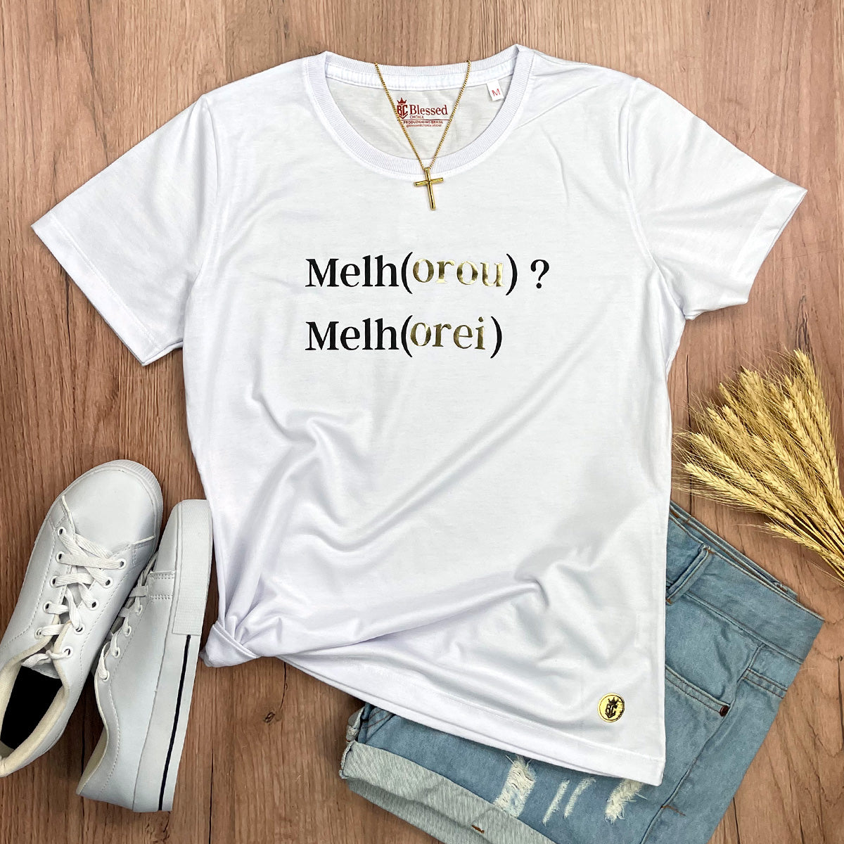 Camiseta Feminina Branca Melho(orou) ? Melh(orei)