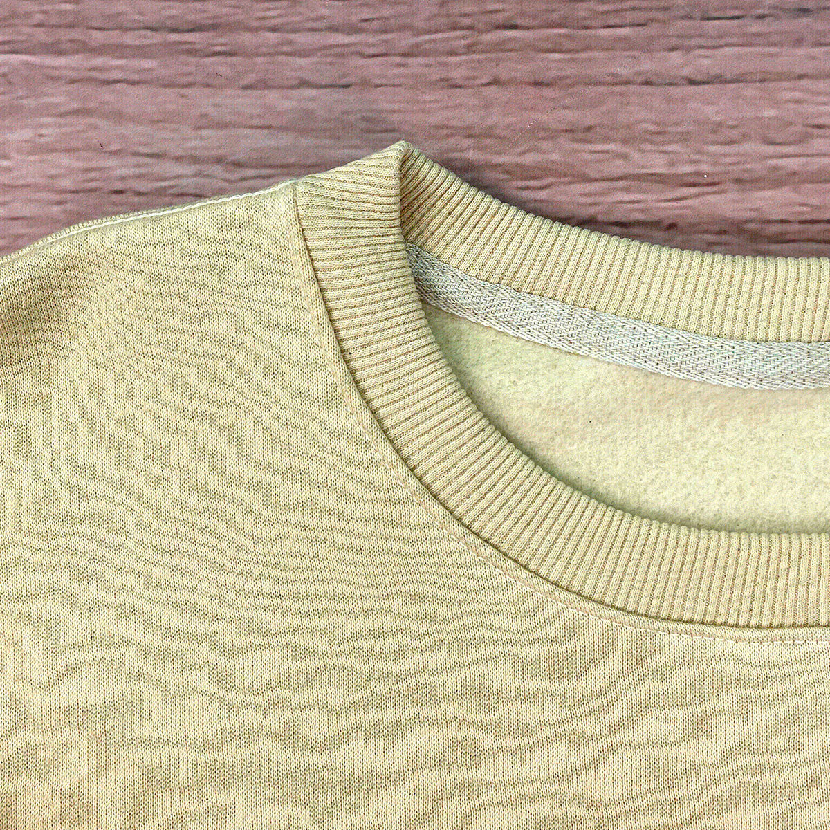 Moletom Caqui Aplique Camaleão IM Blessed