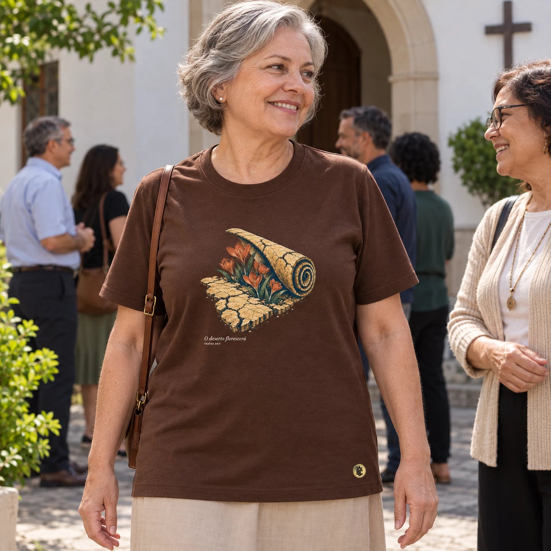 Camiseta Feminina Marrom O deserto florescerá
