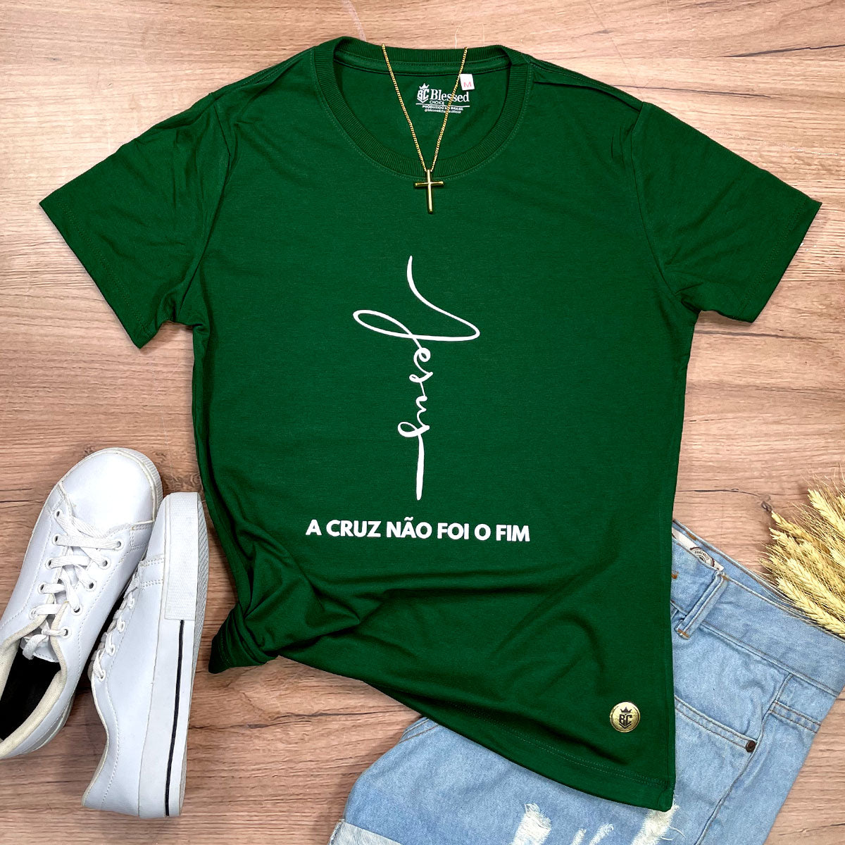 Camiseta Feminina Verde Jesus A Cruz Não Foi O Fim