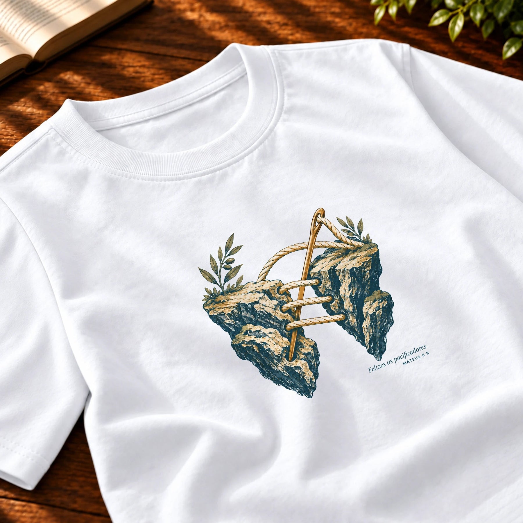 Camiseta Masculina Branca Felizes os pacificadores
