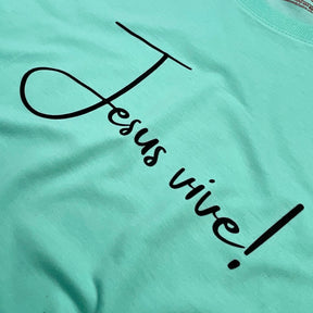 Camiseta Feminina Verde Menta Jesus Vive!