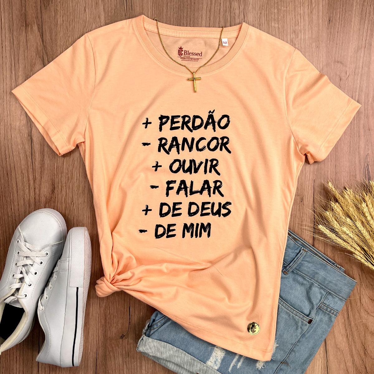 Camiseta Feminina Salmão Mais Perdão Menos Rancor