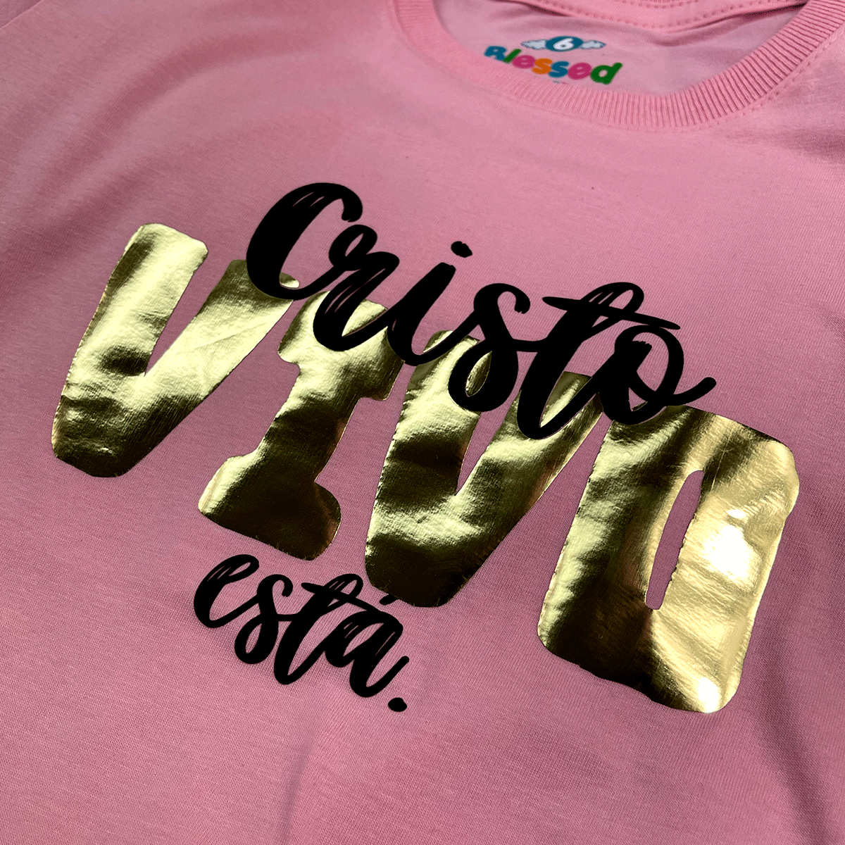 T-Shirt Infantil Rosa Cristo Vivo Está