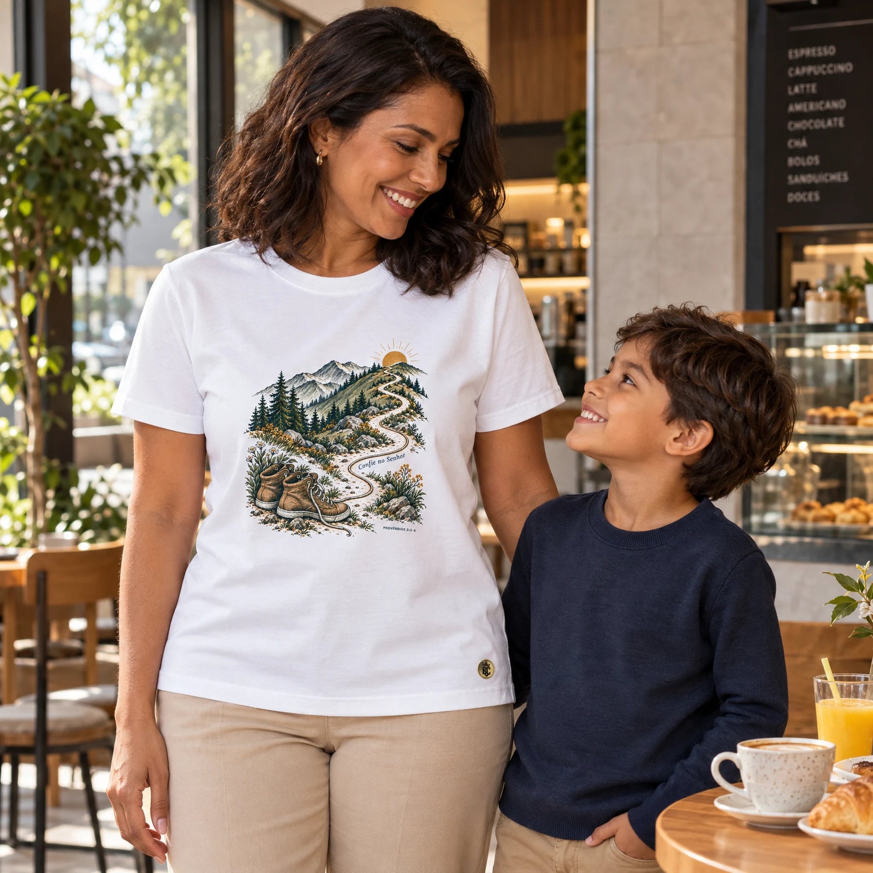 Camiseta Feminina Branca Confie no Senhor