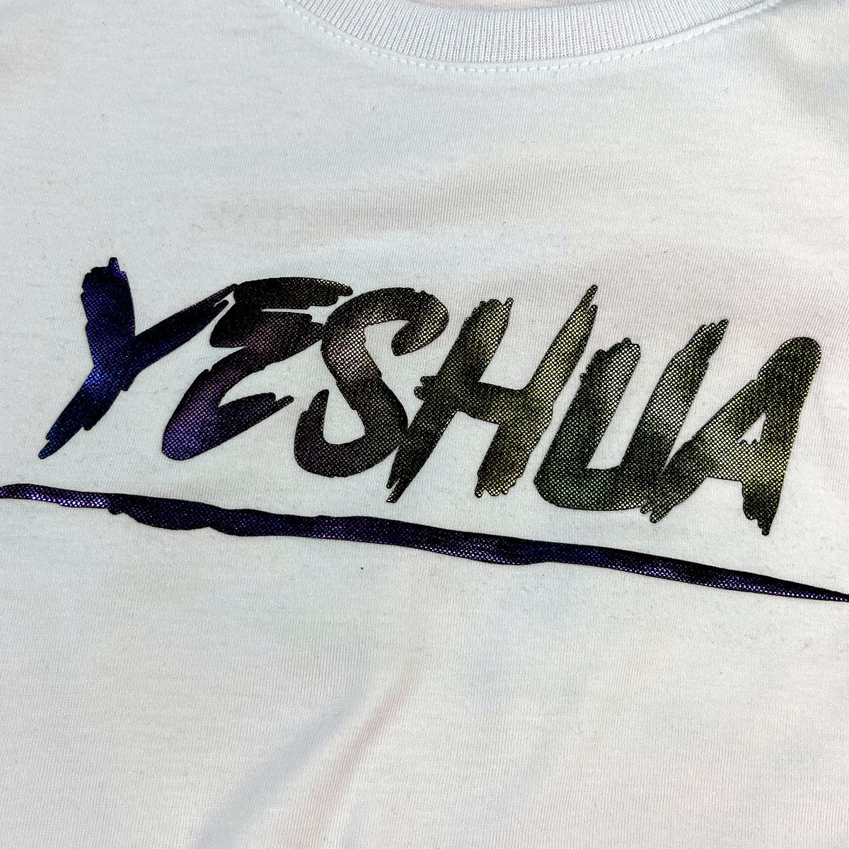 Camiseta Feminina Branca Aplique Camaleão Yeshua