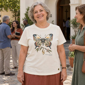 Camiseta Feminina Off White Em Cristo, nova criação