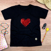 T-Shirt Infantil Preta Coração Vermelho