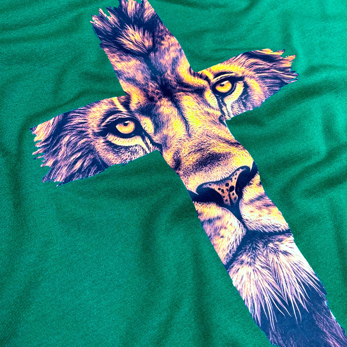 Camiseta Masculina Verde Cruz Leão Azul