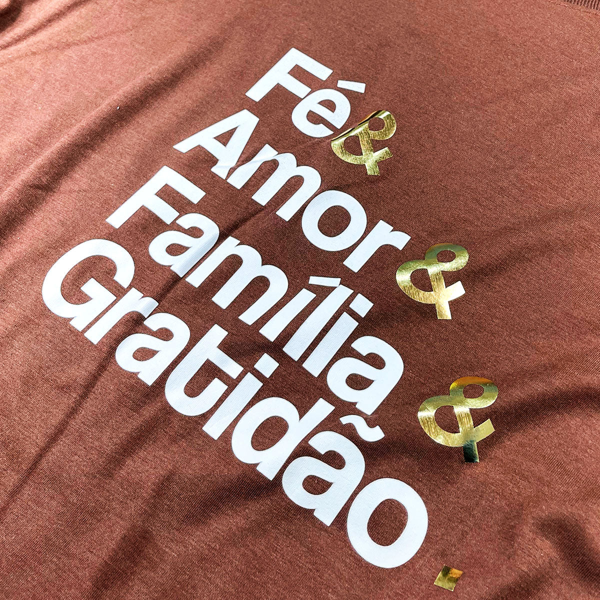 Camiseta Masculina Marrom Fé & Amor Dourado