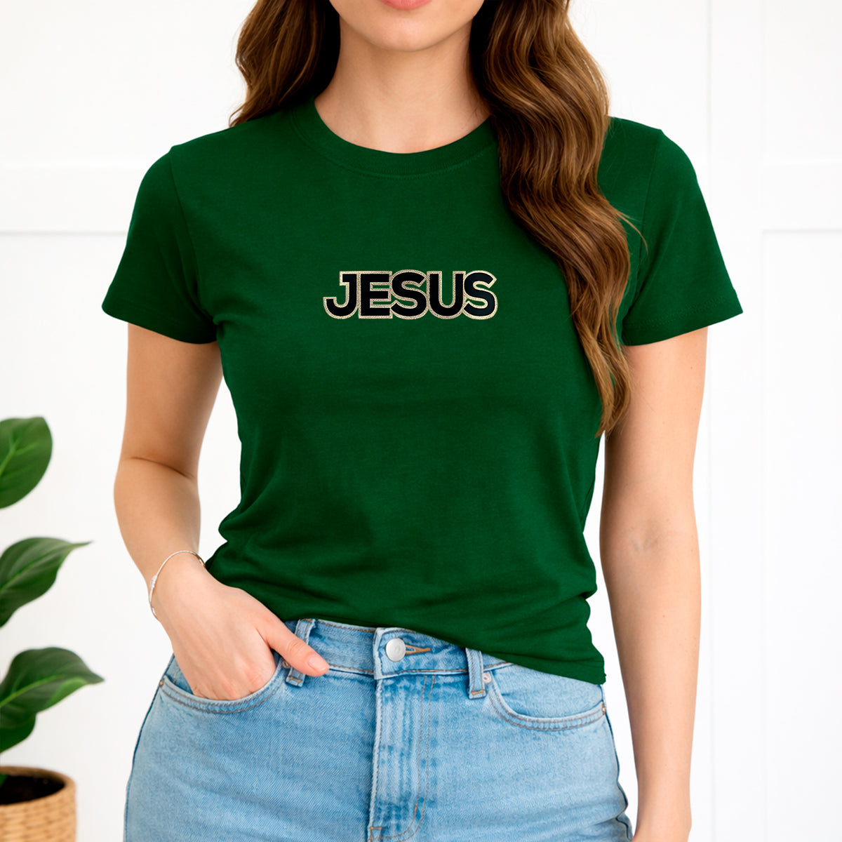 Camiseta Feminina Verde Jesus Aplique Camaleão
