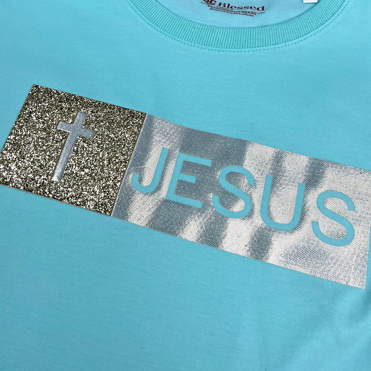 Camiseta Feminina Verde Menta Aplique Jesus Glitter Dourado