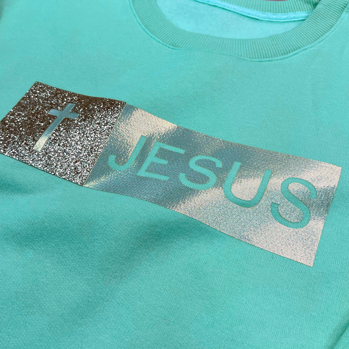 Moletom Verde Menta Aplique Jesus Glitter Dourado