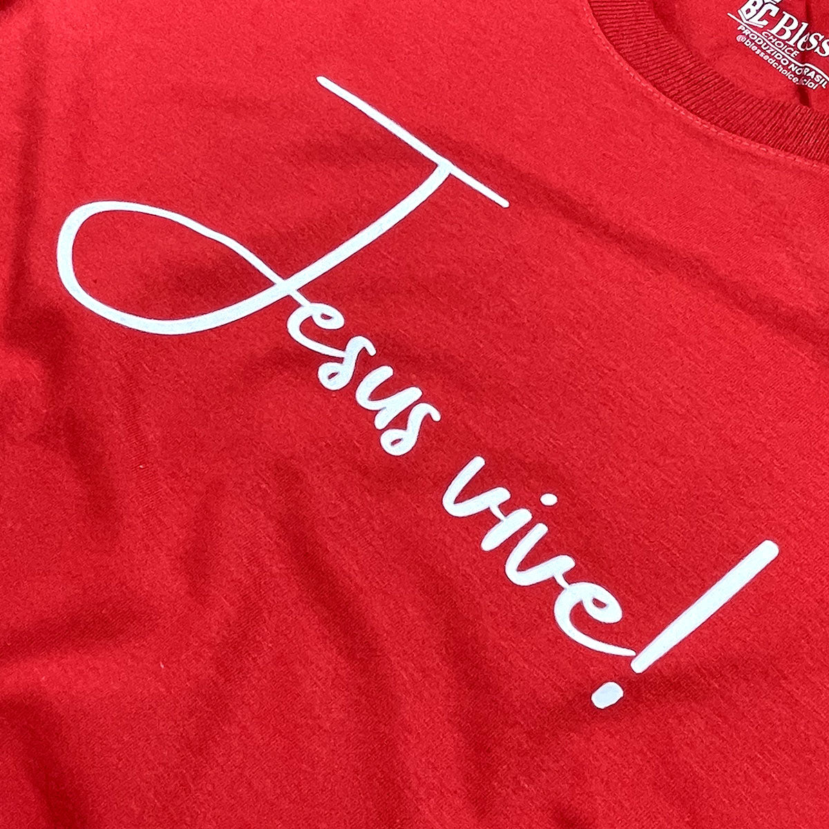 Camiseta Feminina Vermelha Jesus Vive!