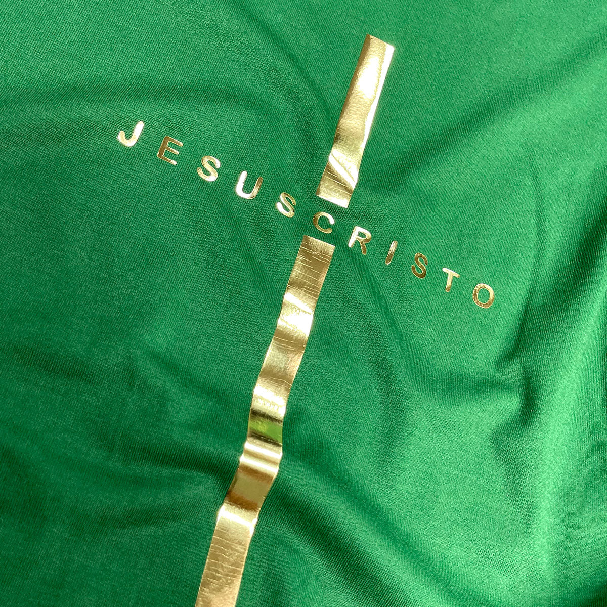 Camiseta Feminina Verde Cruz Dourada Jesus Cristo