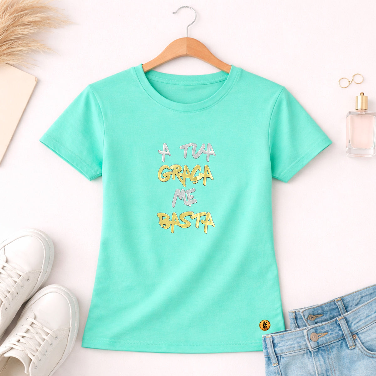 Camiseta Feminina Verde Menta A Tua Graça Me Basta  Aplique