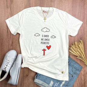 Camiseta Feminina Off White Desenho O Amor Me Amou