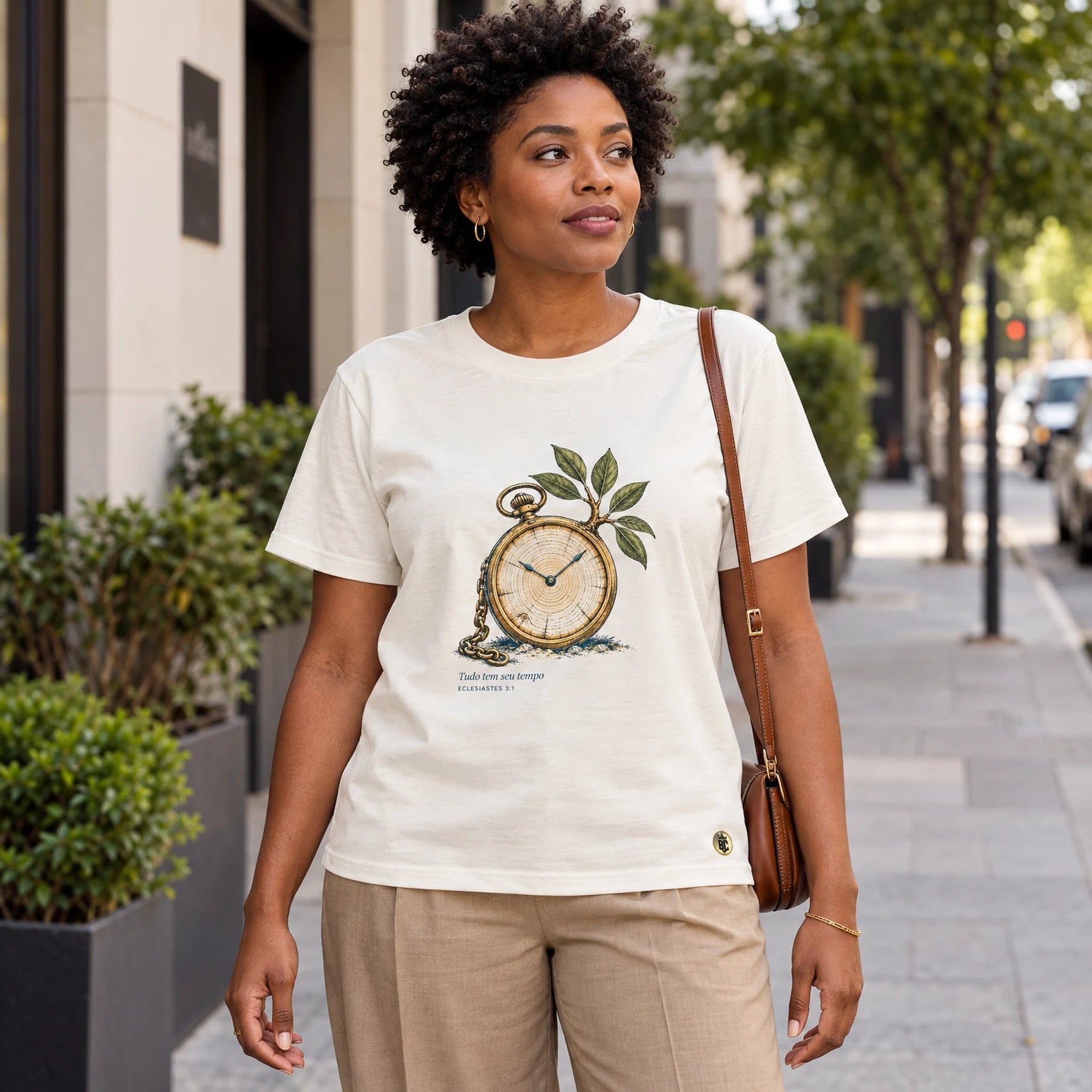 Camiseta Feminina Off White Tudo tem seu tempo