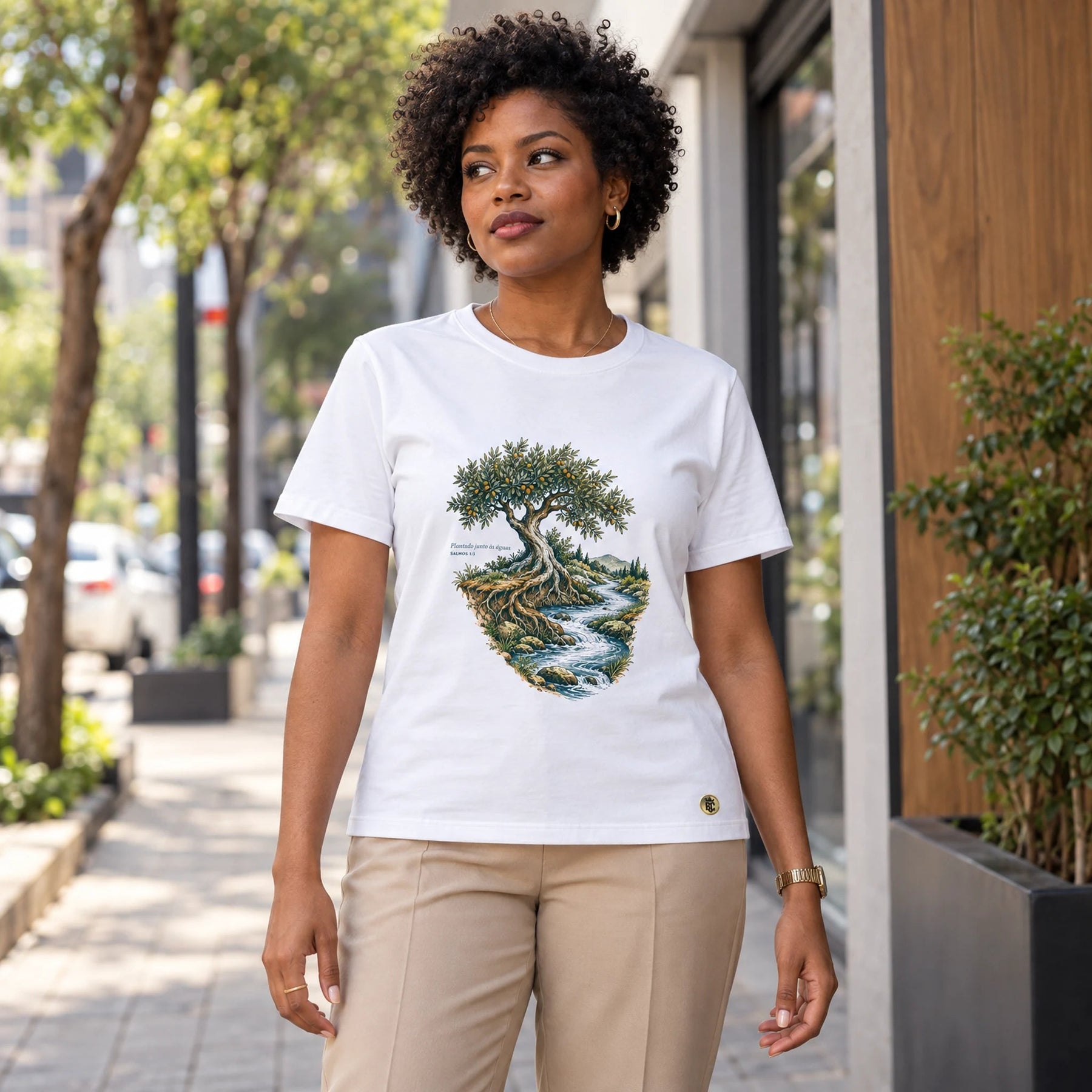 Camiseta Feminina Branca Plantado junto às águas