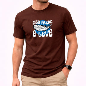 Camiseta Masculina Marrom Meu Fardo é Leve