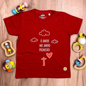 T-Shirt Infantil Vermelha Desenho O Amor Me Amou