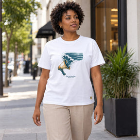 Camiseta Feminina Branca Sua voz acalma