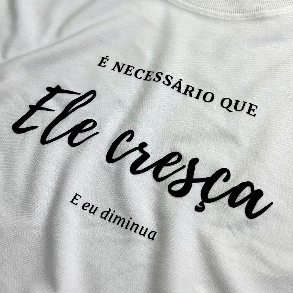 Camiseta Masculina Off White É Necessário Que Ele Cresça E Eu Diminua