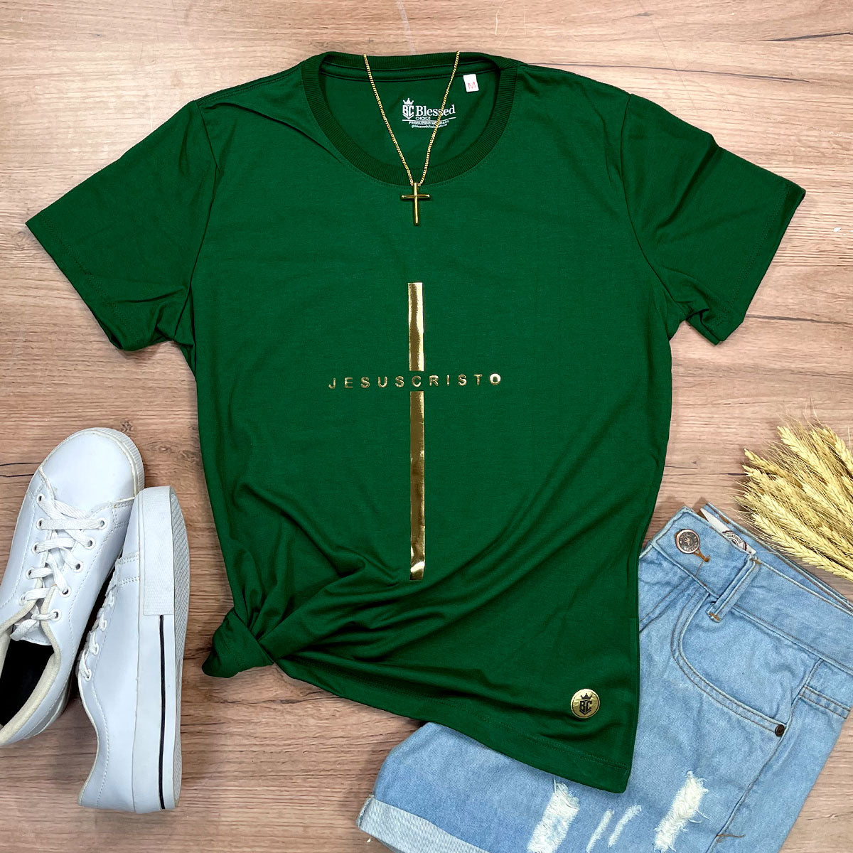 Camiseta Feminina Verde Cruz Dourada Jesus Cristo