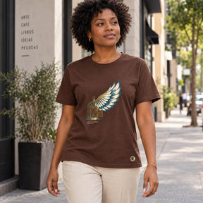 Camiseta Feminina Marrom Cristo me fez livre