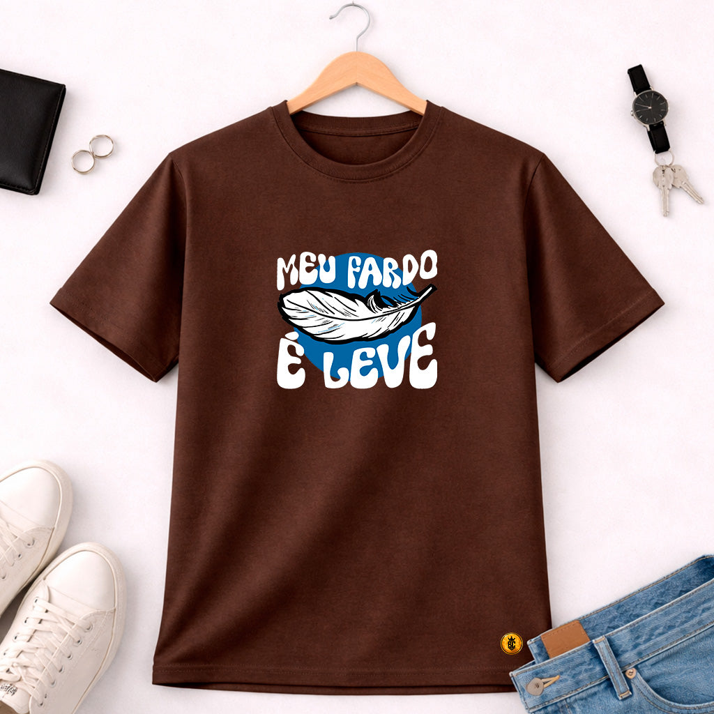 Camiseta Masculina Marrom Meu Fardo é Leve