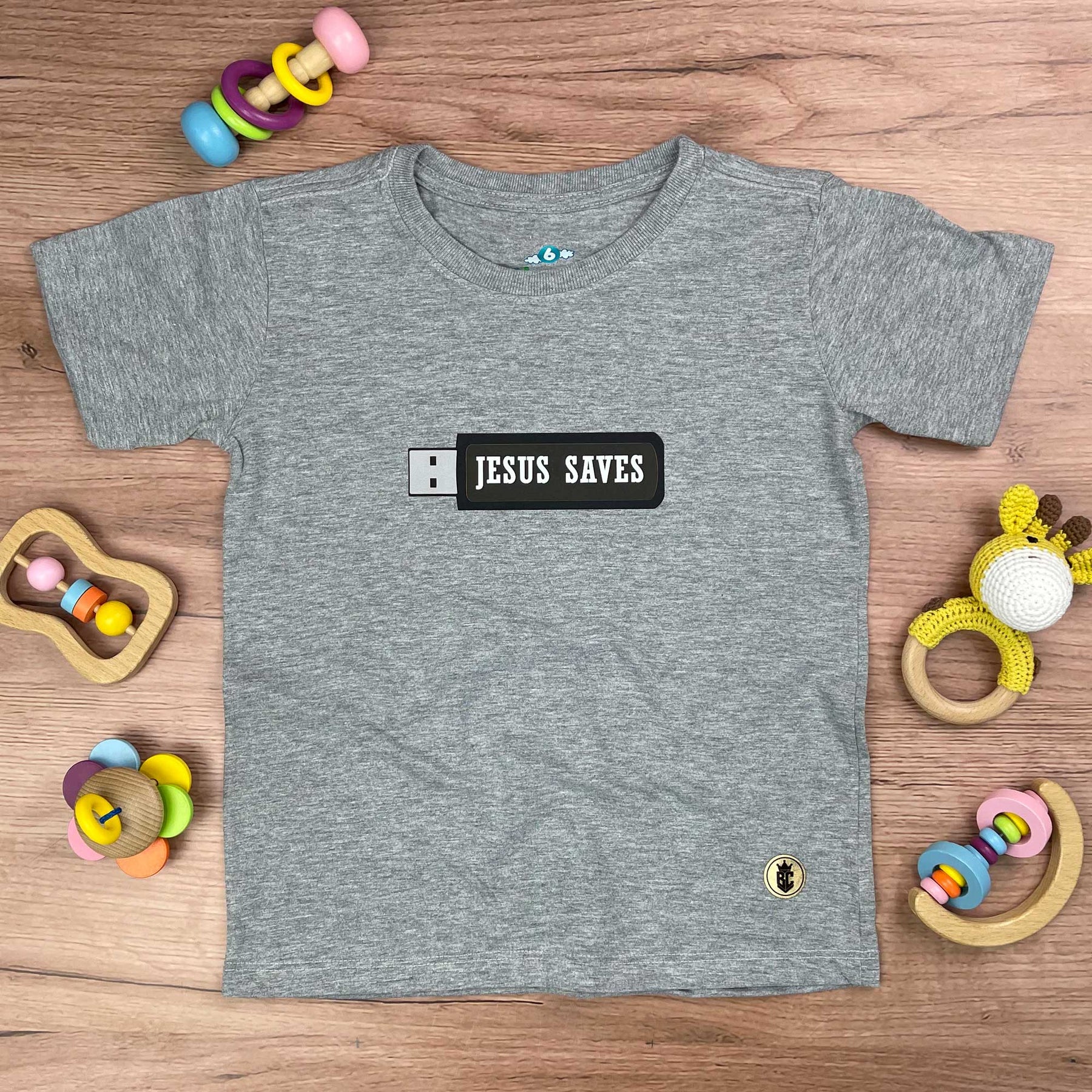 T-Shirt Infantil Cinza Pen Drive Jesus Saves