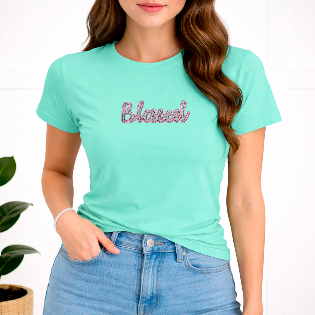Camiseta Feminina Verde Menta Blessed Glitter Pink Aplique