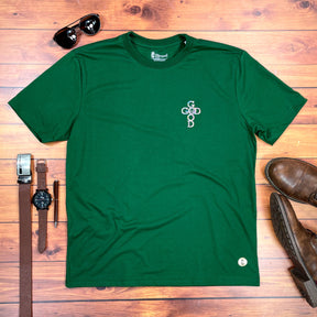 Camiseta Masculina Verde God Is Good Detalhe