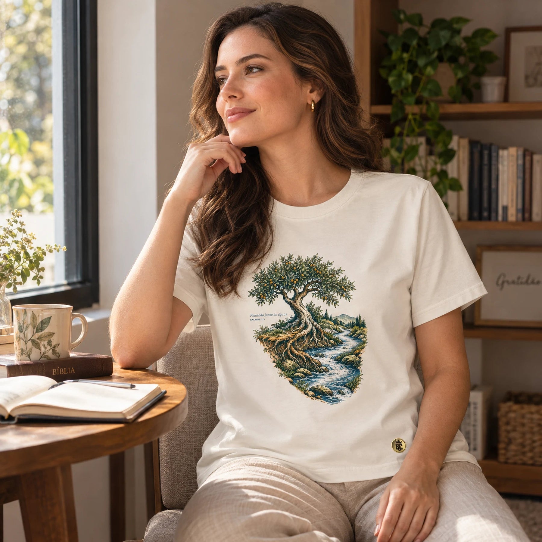 Camiseta Feminina Off White Plantado junto às águas