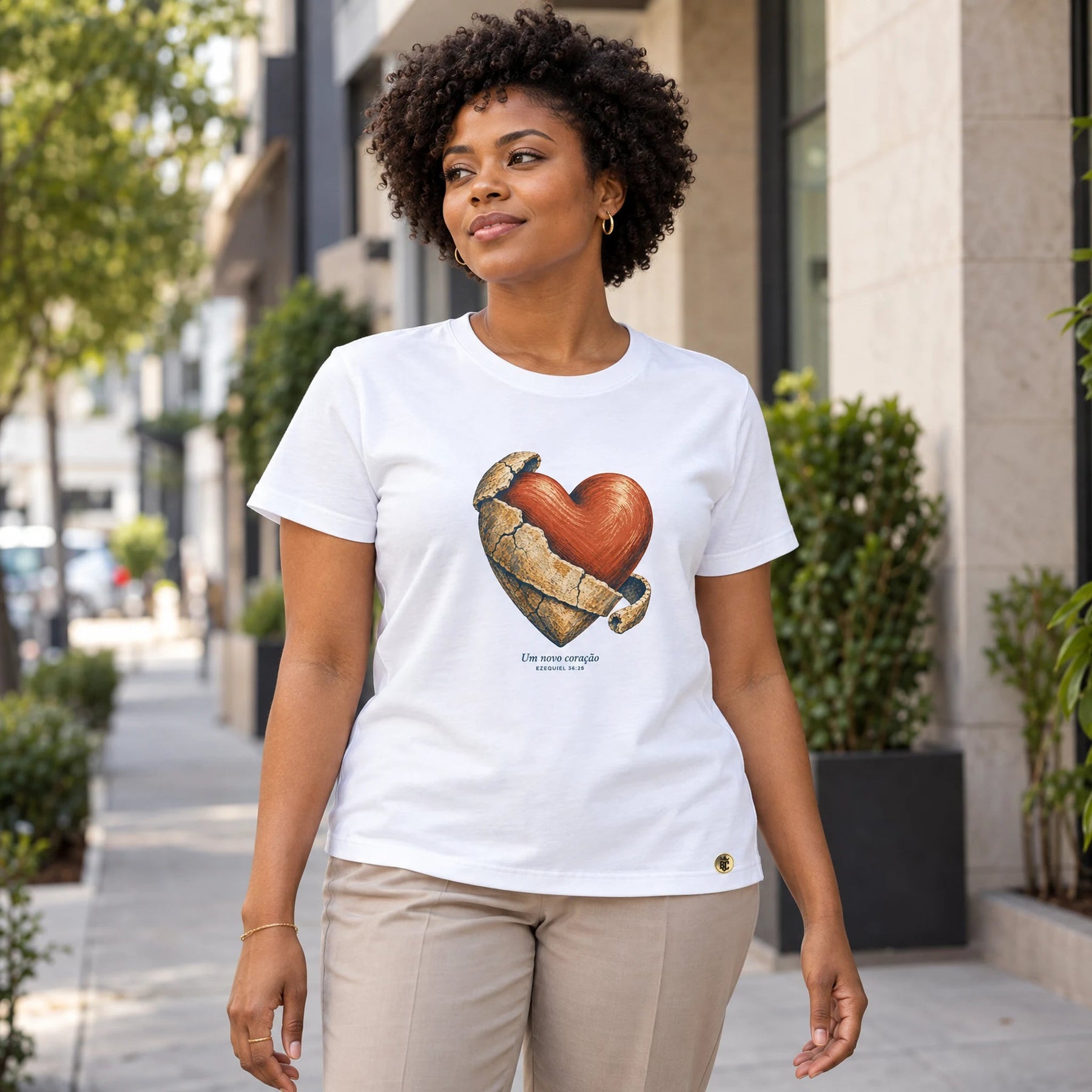 Camiseta Feminina Branca Um novo coração
