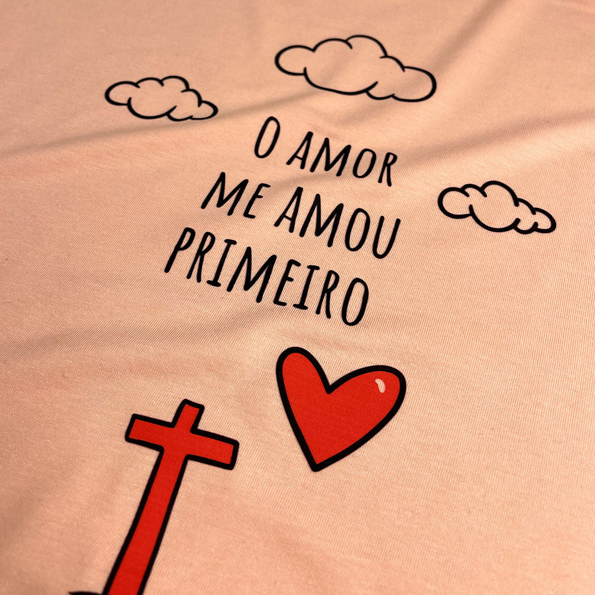 T-Shirt Infantil Salmão Desenho O Amor Me Amou