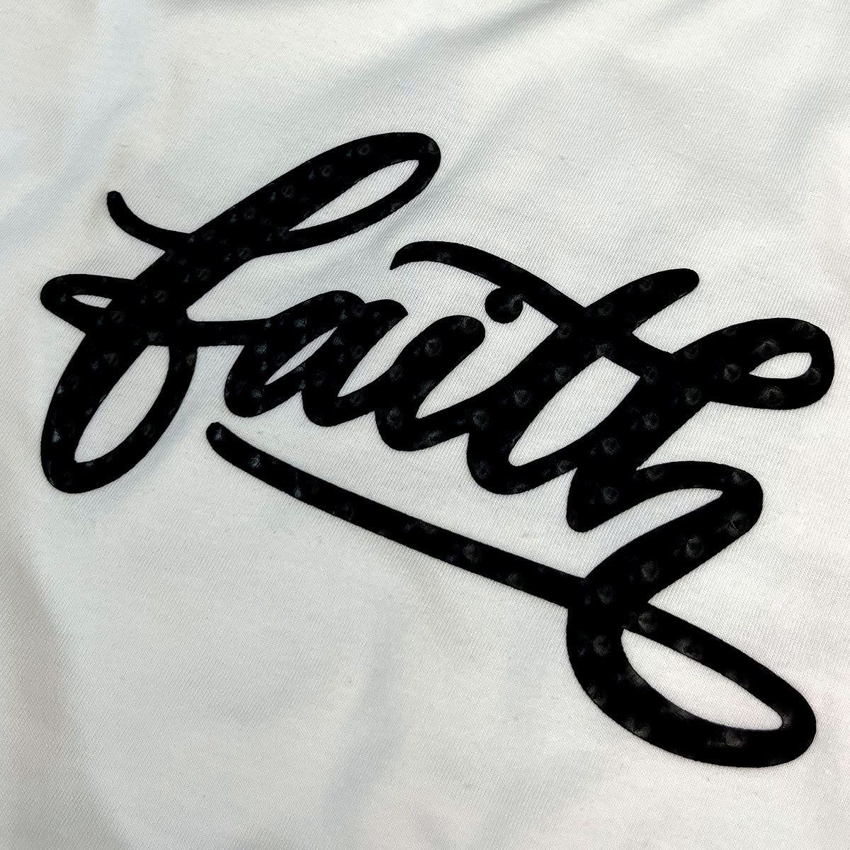 Camiseta Feminina Off White Aplique Faith