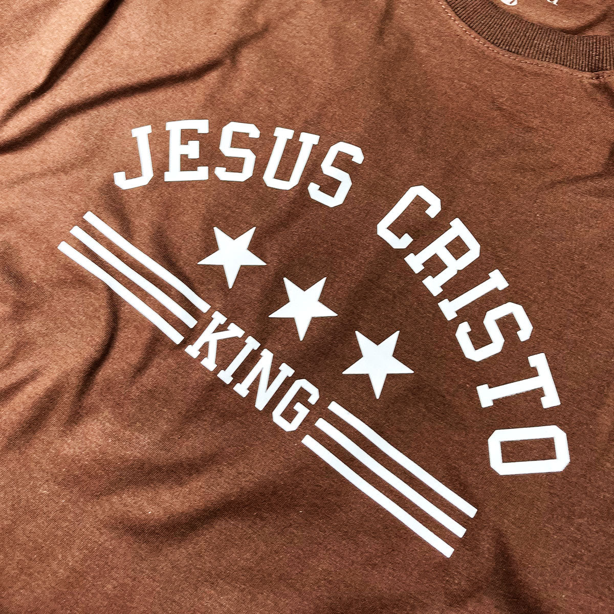 Camiseta Masculina Marrom Jesus Cristo King