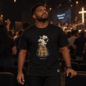 Camiseta Masculina Preta Meu fardo é leve bolsa
