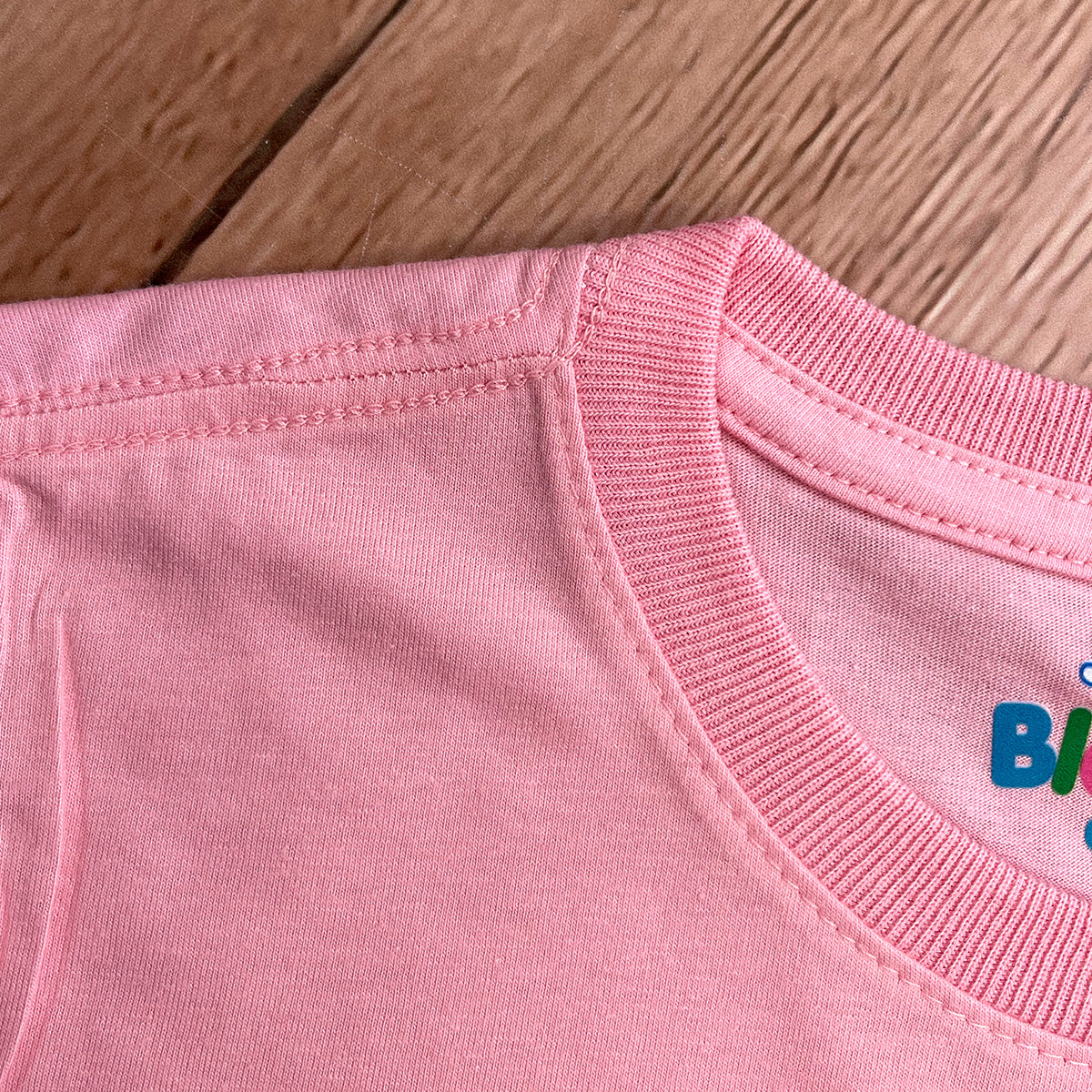 T-Shirt Infantil Rosa Espalhe Amor Por Onde For