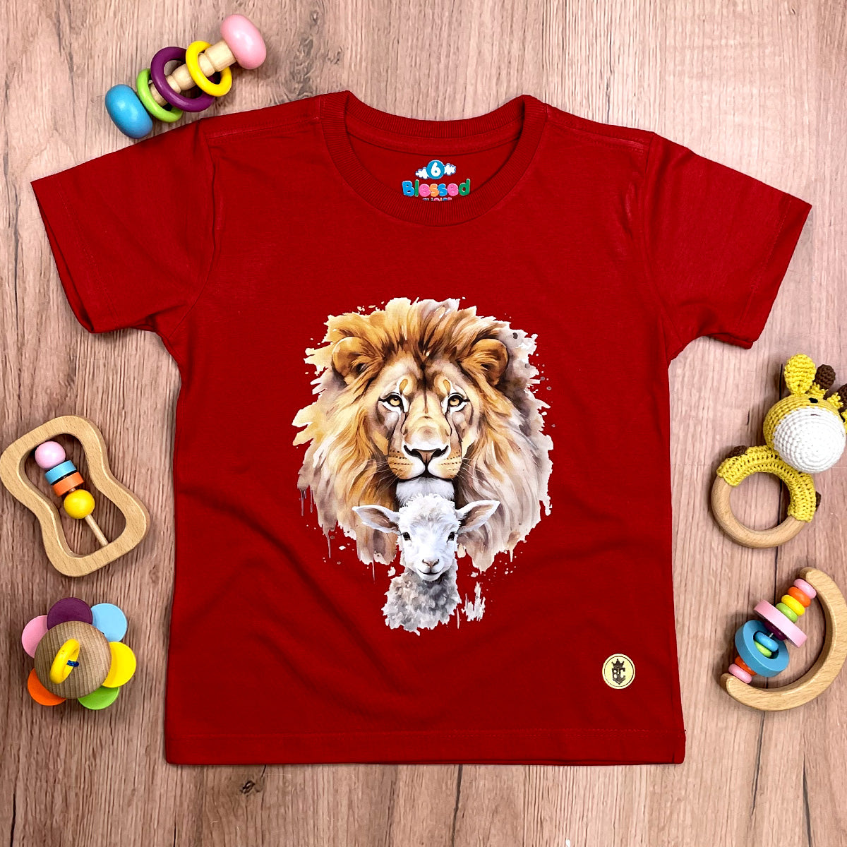 T-Shirt Infantil Vermelha Leão E Cordeiro