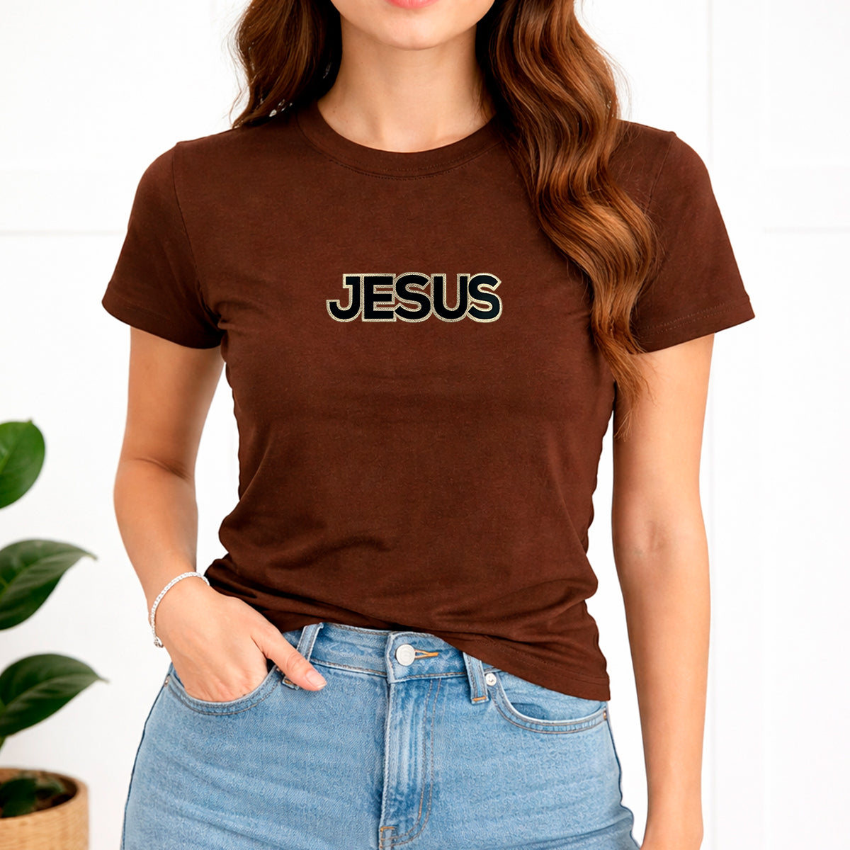 Camiseta Feminina Marrom Jesus Aplique Camaleão