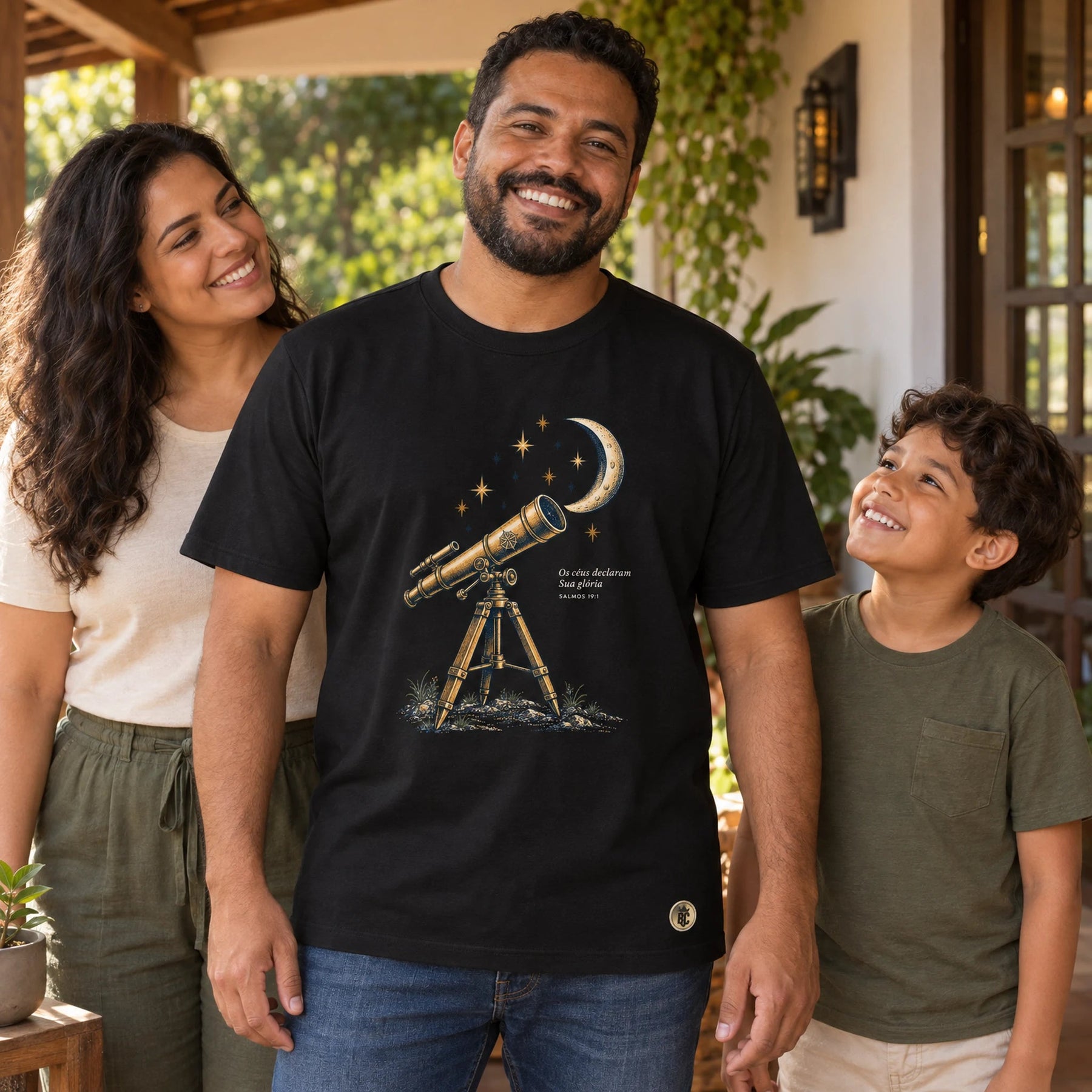 Camiseta Masculina Preta Os céus declaram Sua glória