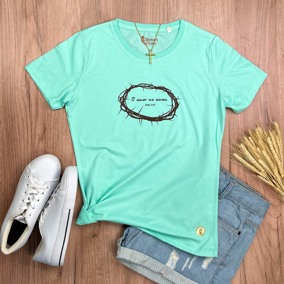 Camiseta Feminina Verde Menta O Amor Me Amou