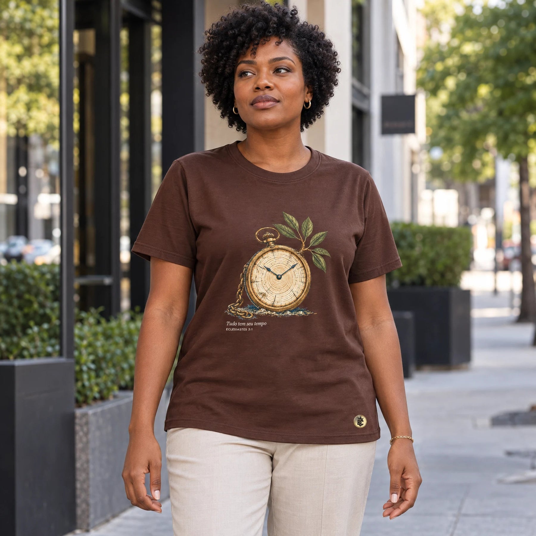 Camiseta Feminina Marrom Tudo tem seu tempo