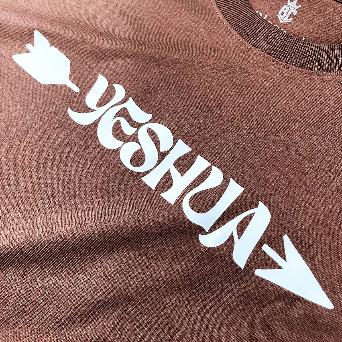 Camiseta Masculina Marrom Yeshua Flecha