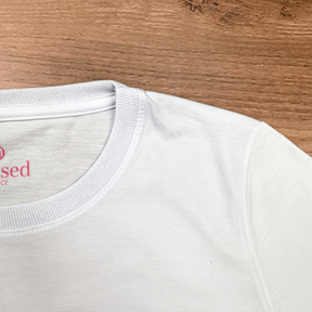 Camiseta Feminina Branca Família Coração Dourado